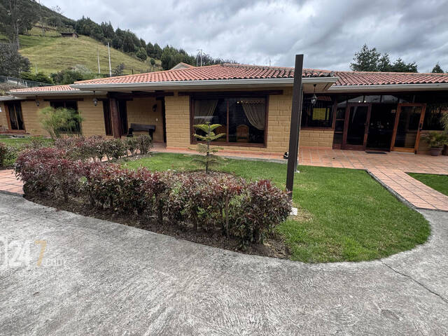 Venta en Zhucay - Panamericana Sur - Cuenca
